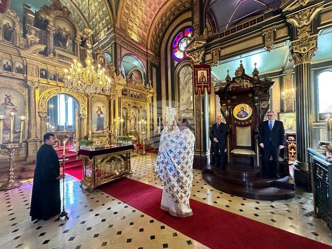  Истанбул - Желязна църква - празнична литургия