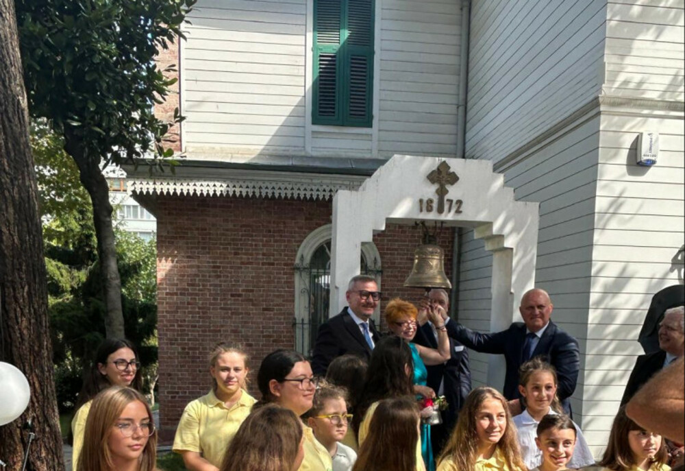 Ministers of Tourism, Education Open School Year at Bulgarian Sunday School in Istanbul