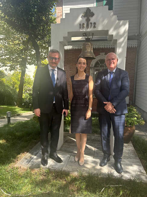 МТ: Министрите Евтим Милошев и проф. Галин Цоков откриха новата учебна година в българското неделно училище в Истанбул