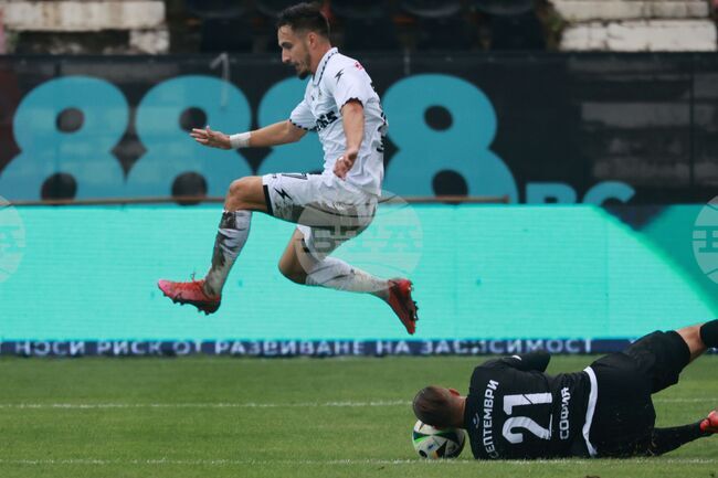 Славия направи равенство със Септември в контрола