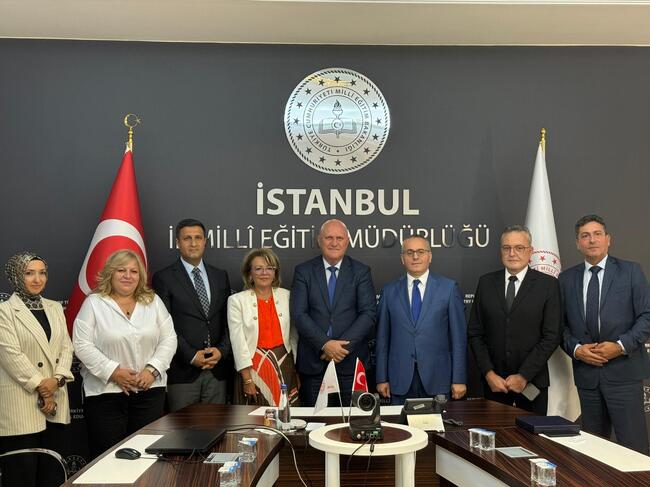 МОН: Министър Цоков обсъди дигитализацията на обучението с директора на образователната система на Истанбул 