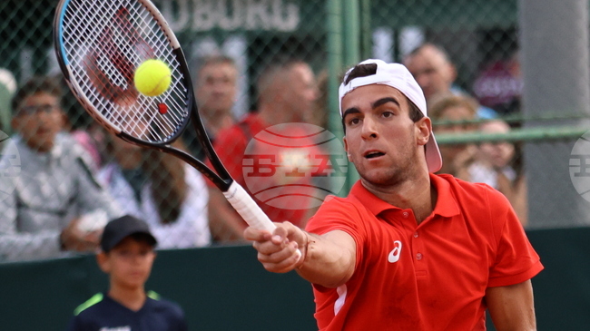 Янаки Милев допусна поражение на полуфиналите на двойки на турнир по тенис в Анталия
