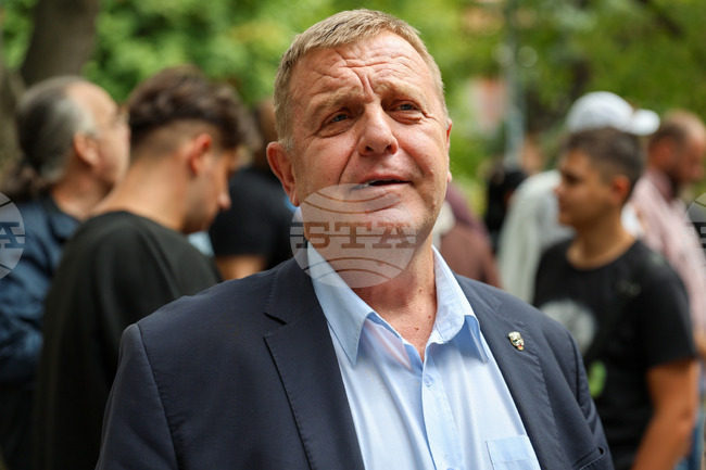 Красимир Каракачанов предупреди, че следващият протест на ВМРО ще затвори и трите гранични пункта с Република Северна Македония