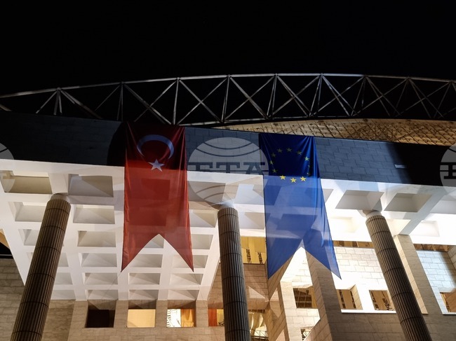 Турция смята, че трябва да участва в европейските инициативи в областта на отбраната