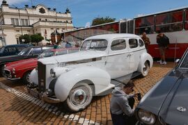 Ретро автомобили - парад