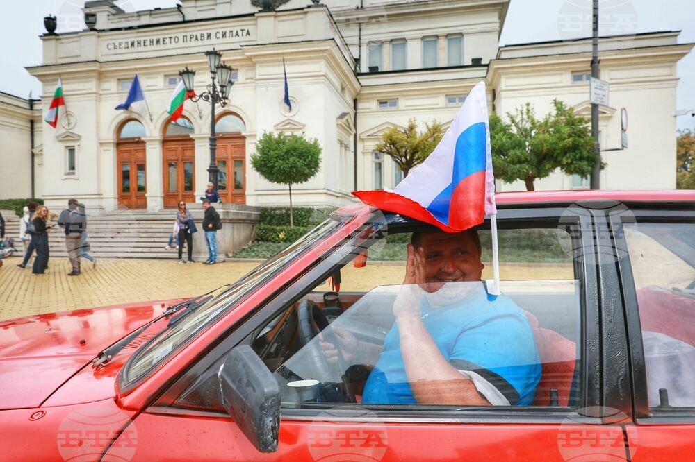 Ретро автомобили - парад