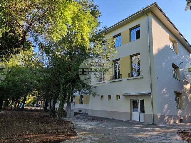 Ловеч - Основно частно училище „Св. Седмочисленици“ - нова сграда