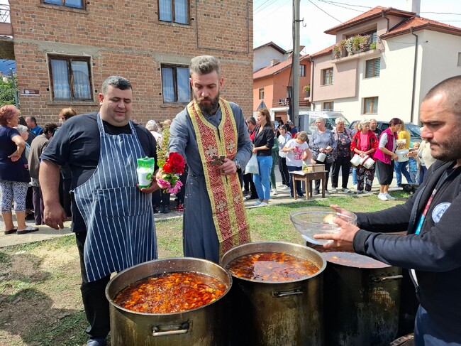 Община Банско: Кукерите от махала „Костей блата“ събраха близки и приятели на традиционен курбан 