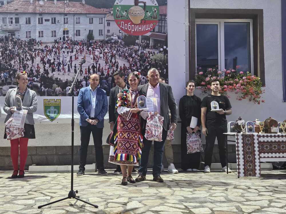 Община Банско: Рекорден брой участници на VI Международен фолклорен фестивал „Шарена стомна" гр. Добринище