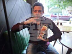 Тенорът Ангел Антонов написа книга за Райна Кабаиванска. Снимка - Даниел Димитров / БТА