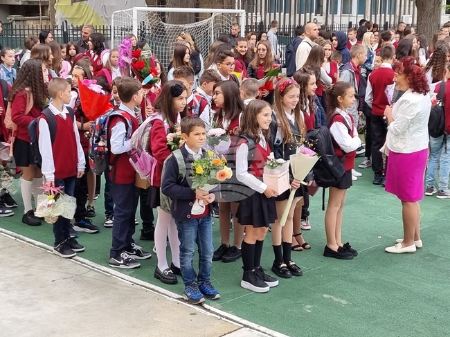 Общо 1567 ще бъдат първокласниците в община Сливен през новата учебна година