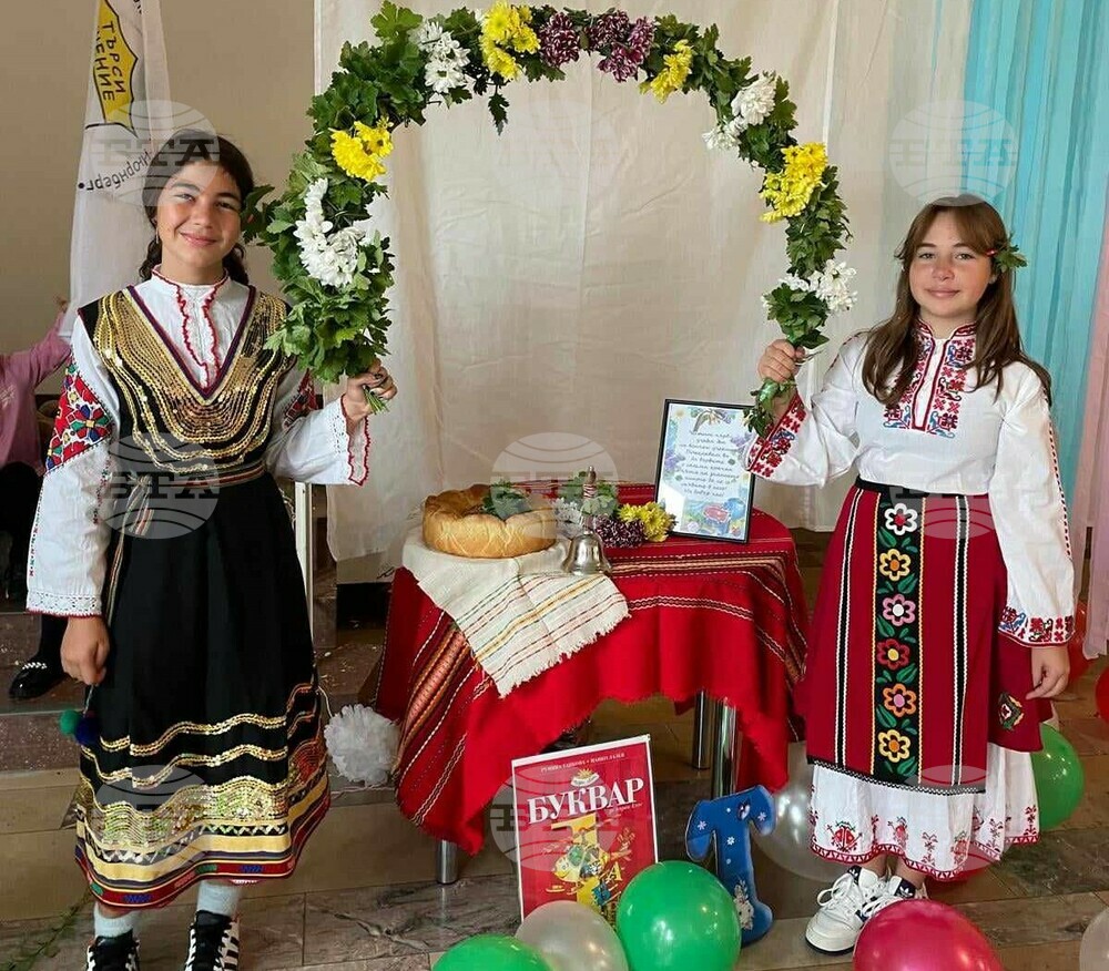 С химна на България и тържество откриха новата учебна година в Българското училище „Златен век“ в Нюрнберг