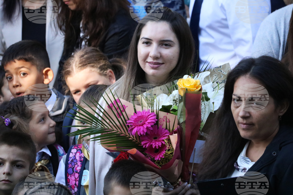 Добрич - училище „Димитър Талев" - първи учебен ден