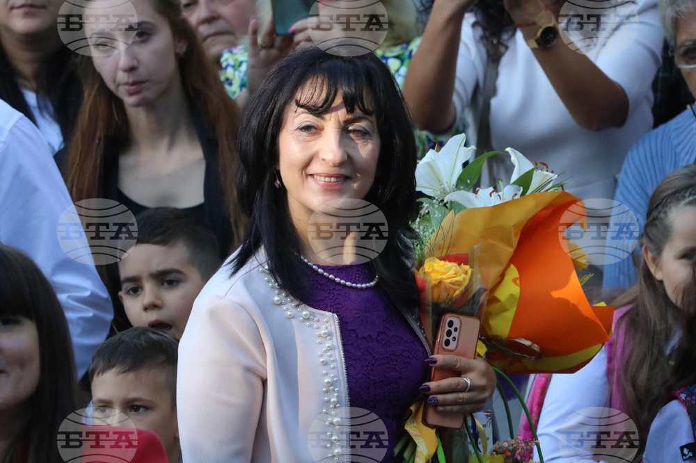 Добрич - училище „Димитър Талев" - първи учебен ден