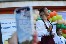 Добрич - училище „Димитър Талев" - първи учебен ден