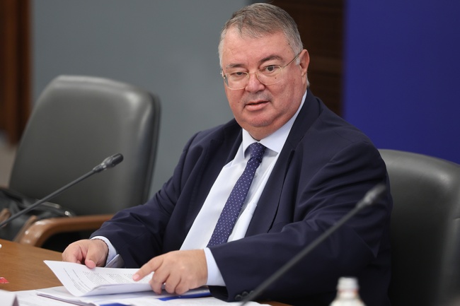 Колективният трудов договор в пивоварния бранш ще е в сила до 1 април 2026 г., гласи заповед на социалния министър