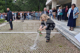 Правец - Илияна Йотова - учебна година - откриване