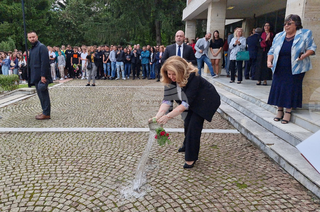 Правец - Илияна Йотова - учебна година - откриване