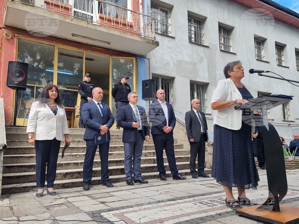 В училището на територията на затвора в Ловеч тържествено бе открита учебната година