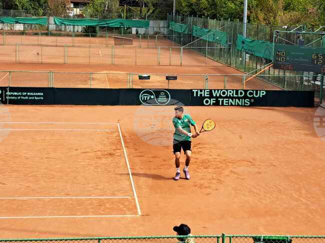 Радулов със седма поредна победа в турнирите на Световната федерация по тенис ITF, класира се за четвъртфиналите в Мадрид