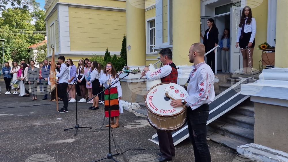 Самоков - училища - нова учебна година - откриване