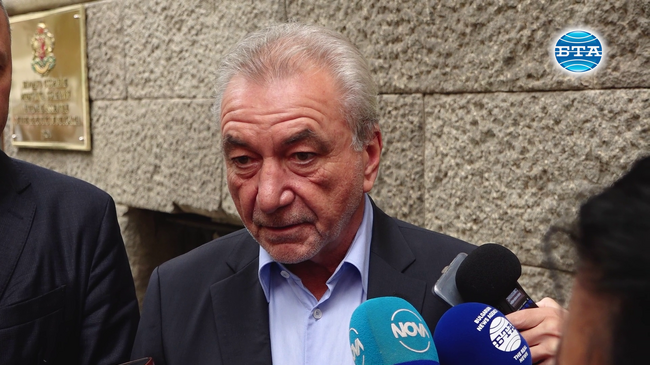 Ниската избирателна активност се дължи и на известни колебания на избирателите в прозрачността на изборния процес, смята Росен Карадимов