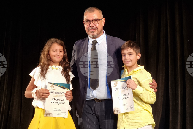 Ямбол - връчване на стипендии и финансови стимули на изявени ученици и студенти от община Тунджа