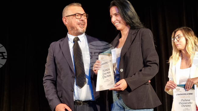 Община Тунджа приема заявления за подпомагане на изявени деца и младежи