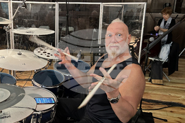 Добрич - Майк Терана - американски барабанист