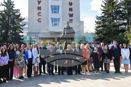 Университет за национално и световно стопанство (УНСС) - паметник на проф. Стефан Бобчев - поднасяне на венци