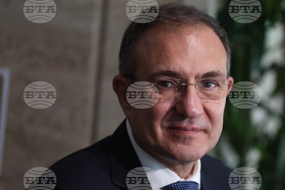 Народно събрание - кулоари - Борислав Гуцанов - брифинг