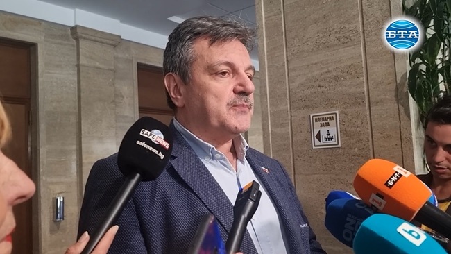 Александър Симидчиев: Няма спецификация, кои са медикаментите и как се контролира безопасността им във вендинг автоматите за лекарства