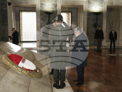 Председателят на Народното събрание Вежди Рашидов положи венец в мавзолея на Мустафа Кемал Ататюрк