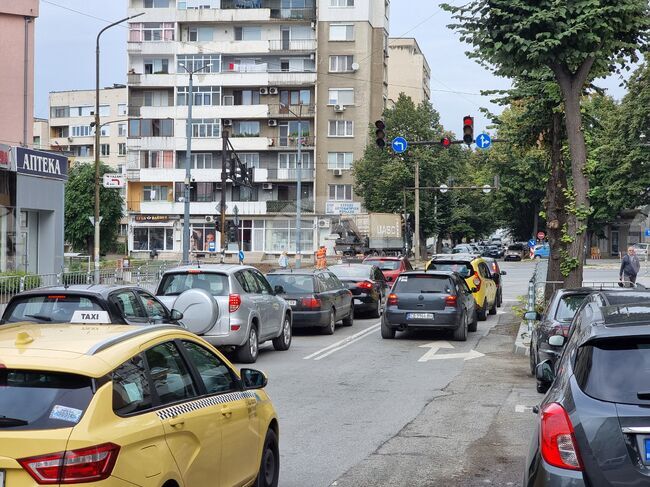 Отварят за движение ново кръгово кръстовище в Ямбол заради натоварен трафик