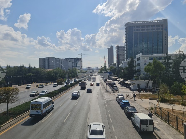 Стачка на автобусни шофьори в Истанбул предизвика струпване по спирките сутринта, но по-късно бе прекратена след споразумение с общината