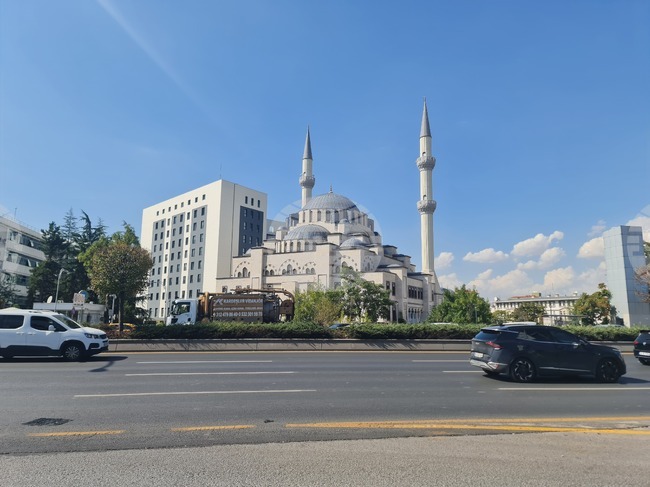 Турски сеизмолог: Размина ни се. Не целият разлом, а само част от него се разкъса