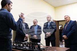 Румен Радев - Институт по роботика - посещение