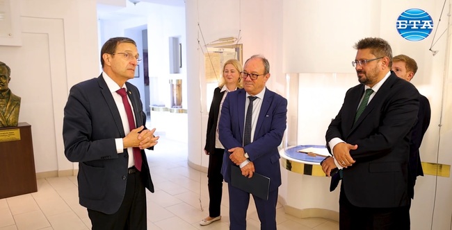 Ново споразумение за научно сътрудничество подписаха в Букурещ българската и румънската академия на науките