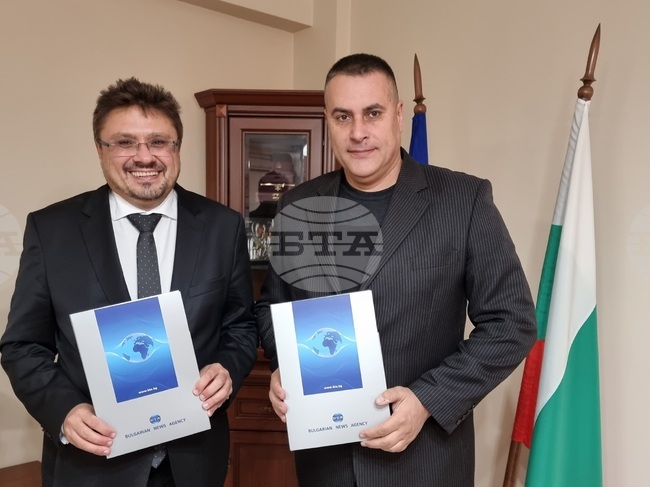 Кърджали - Кирил Вълчев - Даниел Делчев - подписване - договор