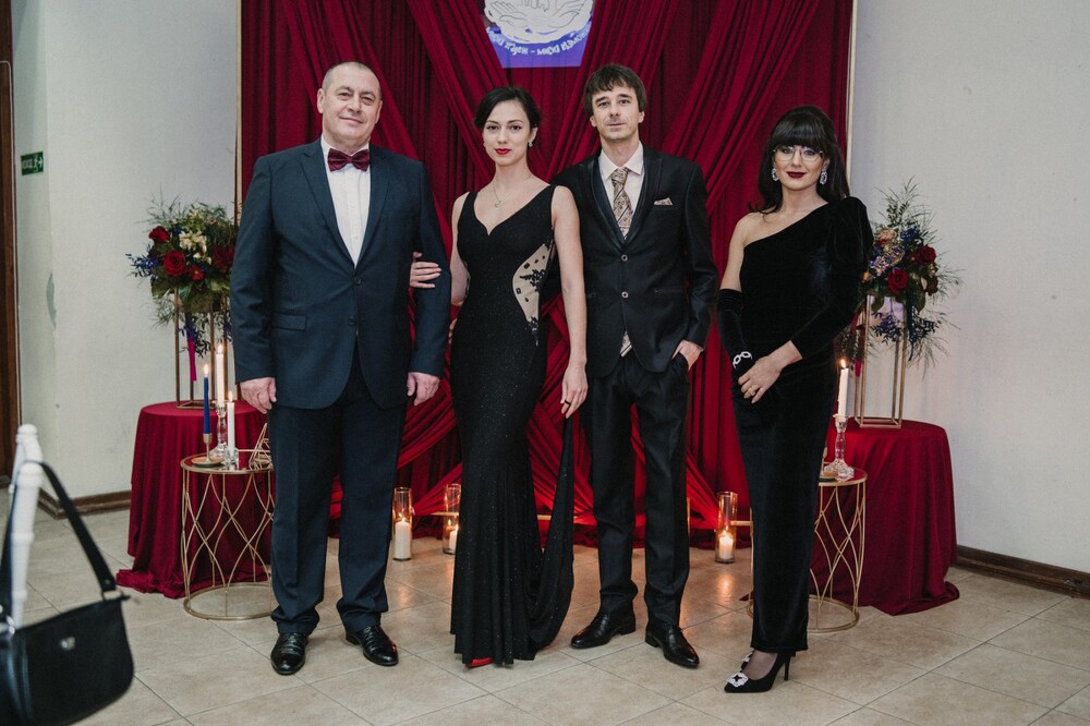 Сдружение „МИСИЯ ГРАДЕЖ“ изтупа от прахта забравената в историята традиция за отдаване на Благотворителни бални вечери във Военен клуб Русе