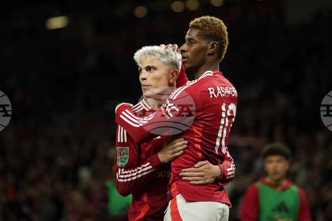 Петима футболисти са информирали ръководството на Манчестър Юнайтед, че искат да напуснат