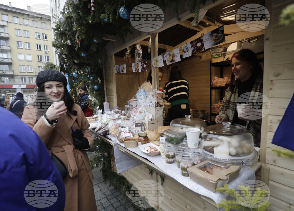 Площад "Славейков" - Коледен базар