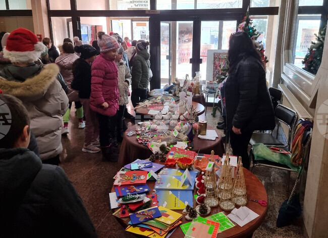 Разград - Коледен базар - благотворителни каузи