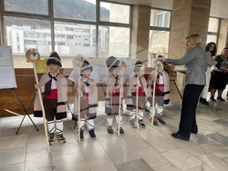 Коледари наричаха за здраве и благоденствие в Окръжен съд – Кюстендил 