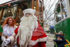 Коледен ретро трамвай