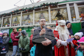 Коледен ретро трамвай