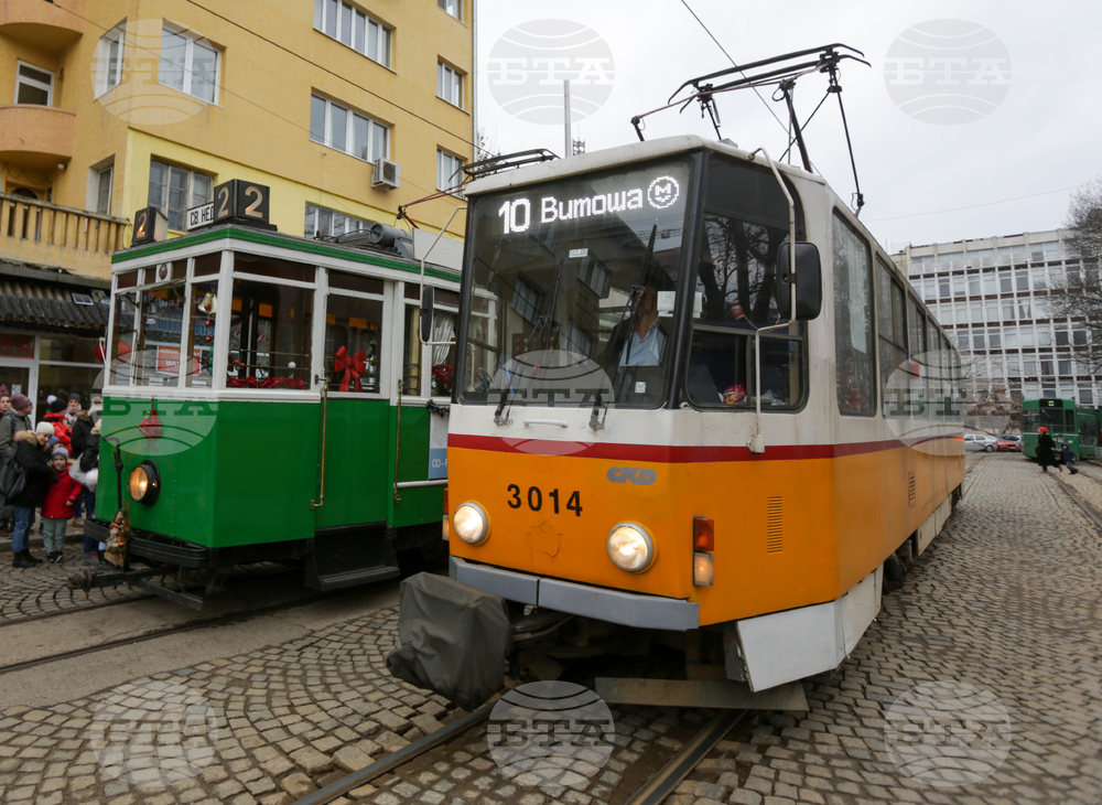 Коледен ретро трамвай