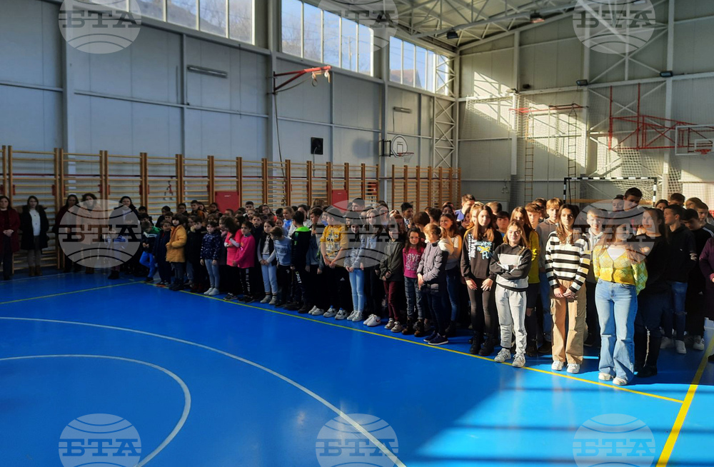 Северна Македония - Община Зърновци - деца - коледни пакети