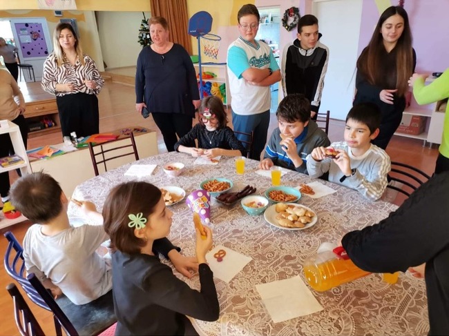 Община Разград: Доброволци към Общински съвет по наркотични вещества посетиха Център „Емилиян”