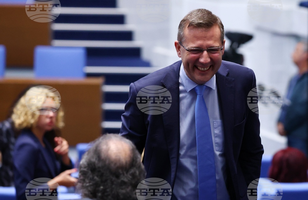 "ДПС-Ново начало" поиска парламентът да разгледа споразумението с Украйна, последваха спорове и 15 минути почивка